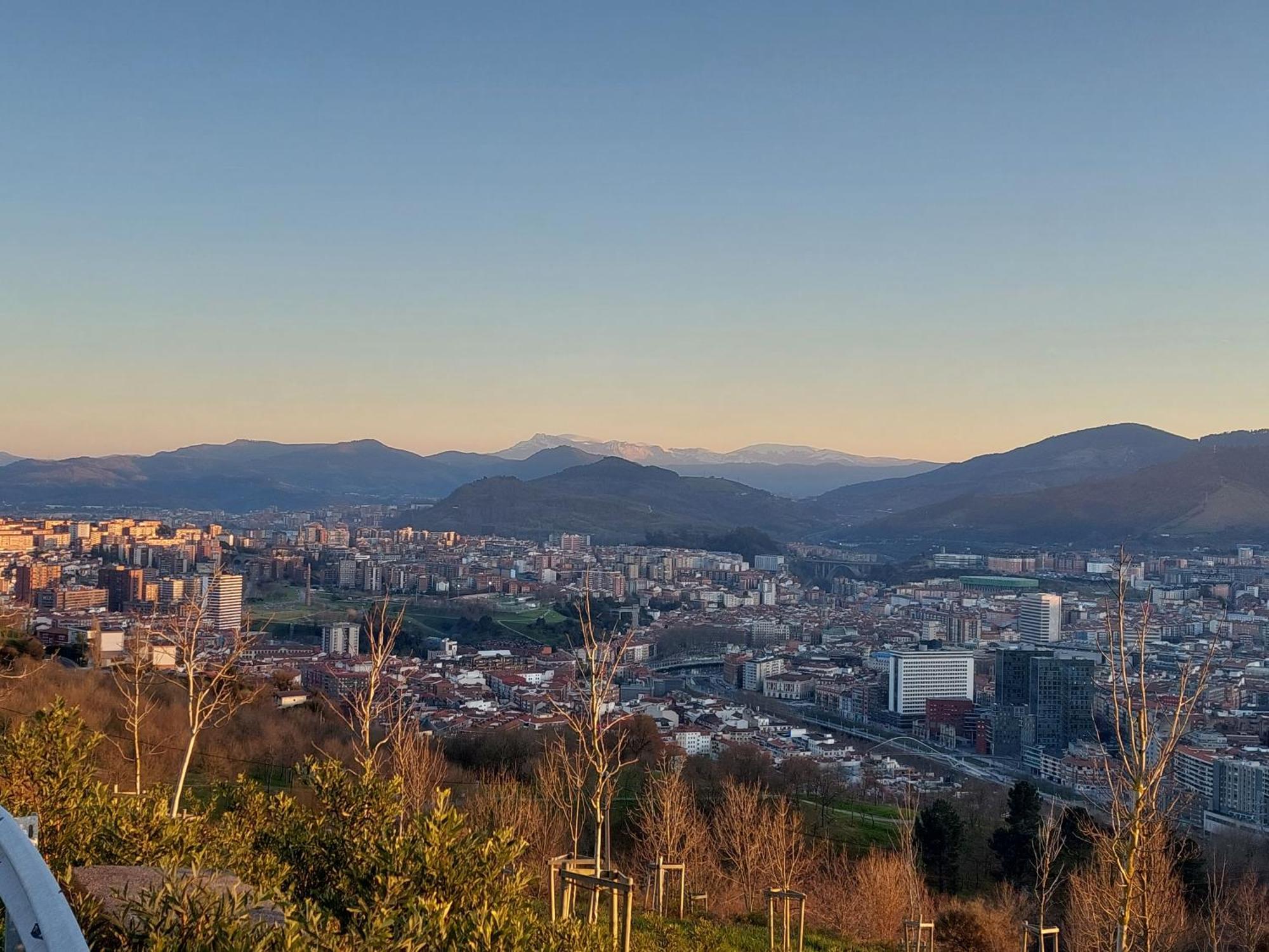 Apartmán Bilbao Center Apt 90'S Parking Exteriér fotografie